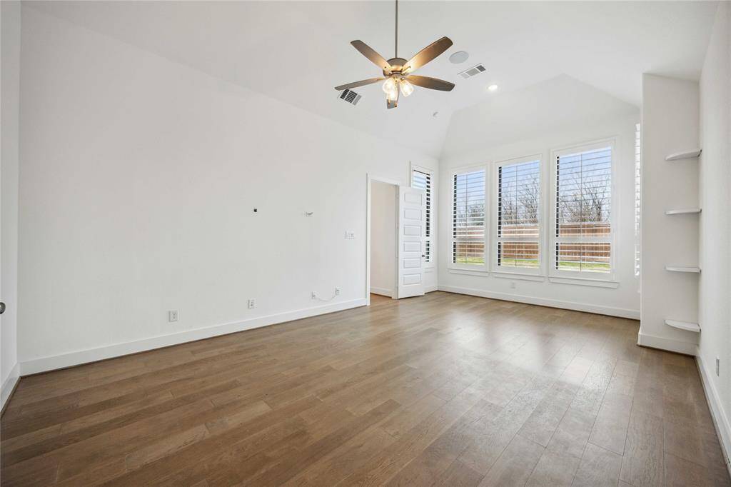 Spacious owner's retreat