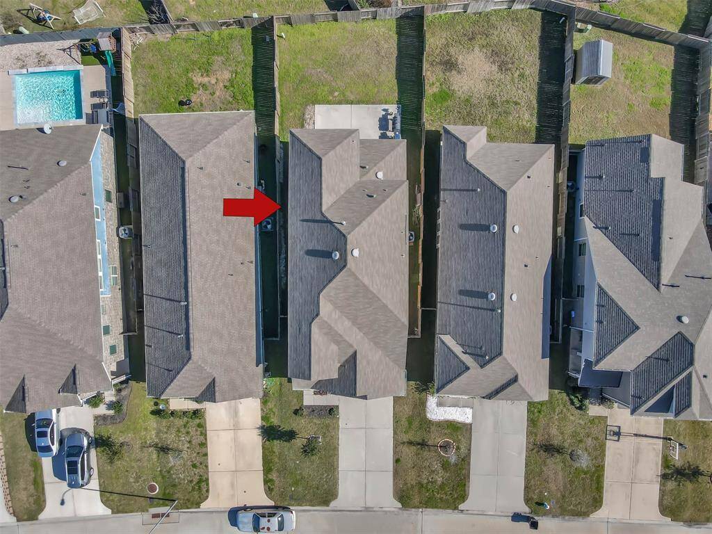 Great lot with unlimited space to expand & enhance