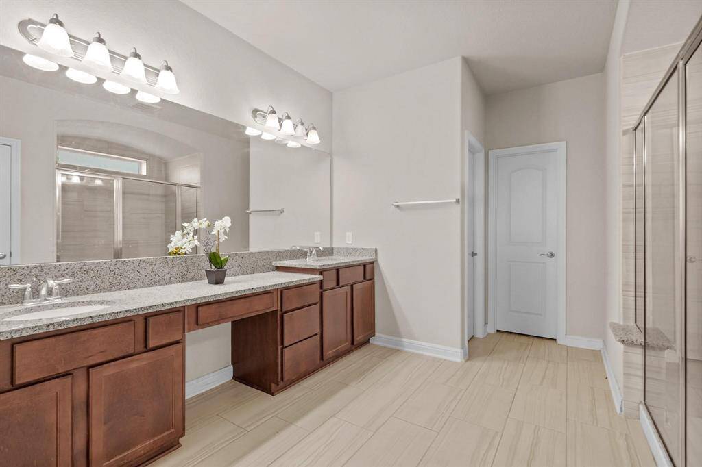 The primary bath is a great way to wake up and start your day.