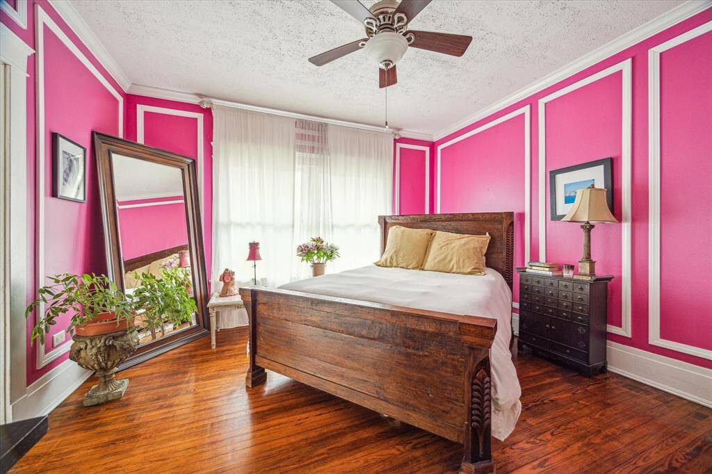 The primary bedroom is approximately 13' x 13'