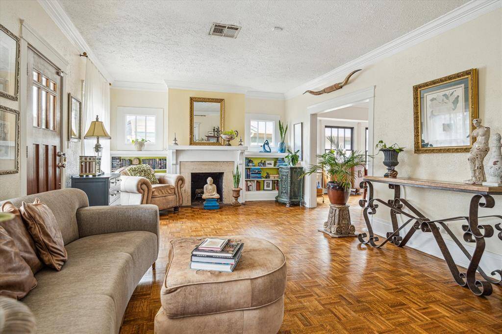 The formal living room is approximately 21' x 13'