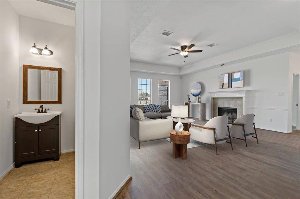 Convenient powder room located near the entry and family room.