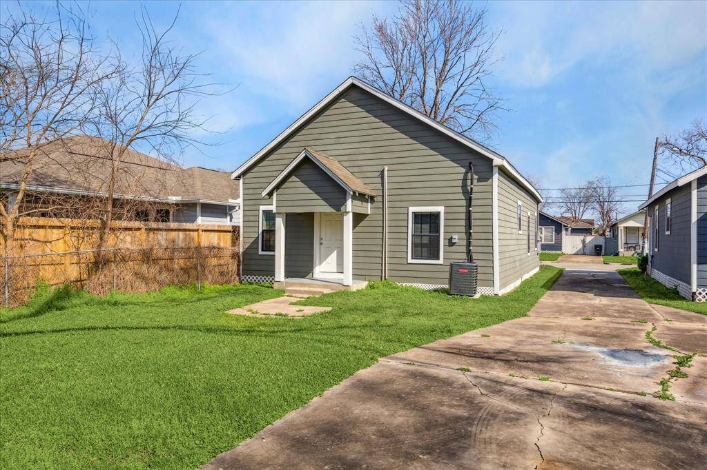 Nice Big Backyard and Long  Driveway