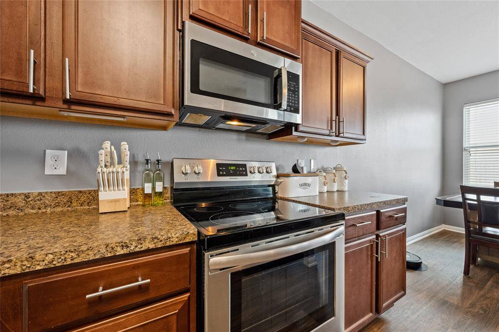 Gas Range and Microwave