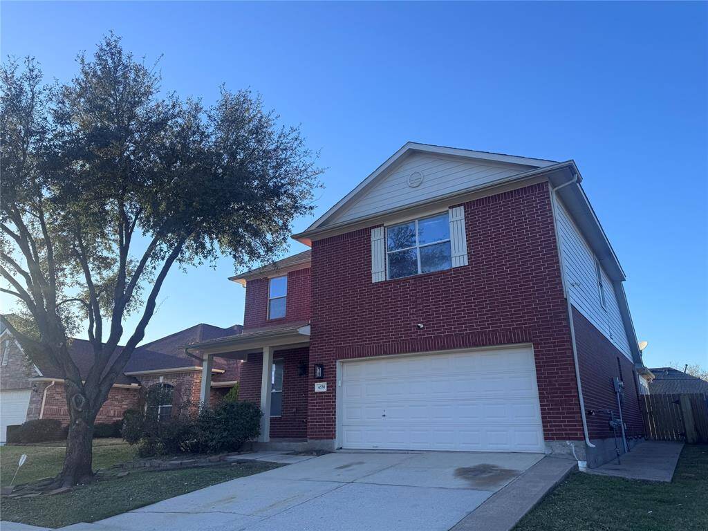 Welcome home to this 2700+ sq ft home!
