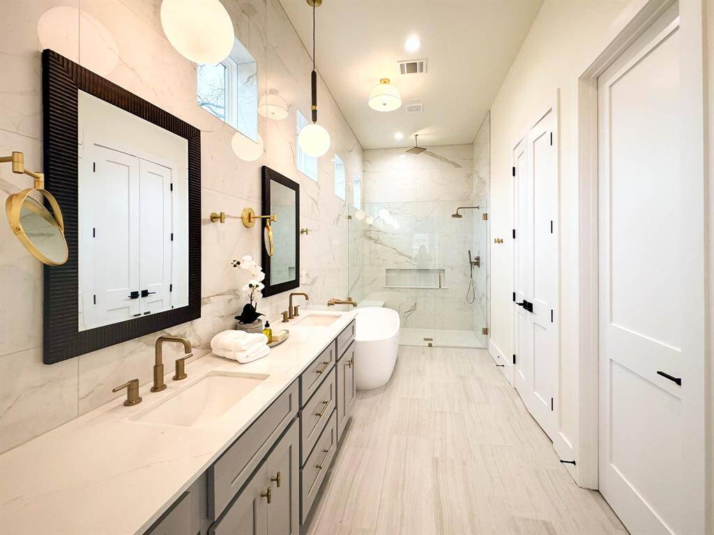 Master bathroom with quartz countertop