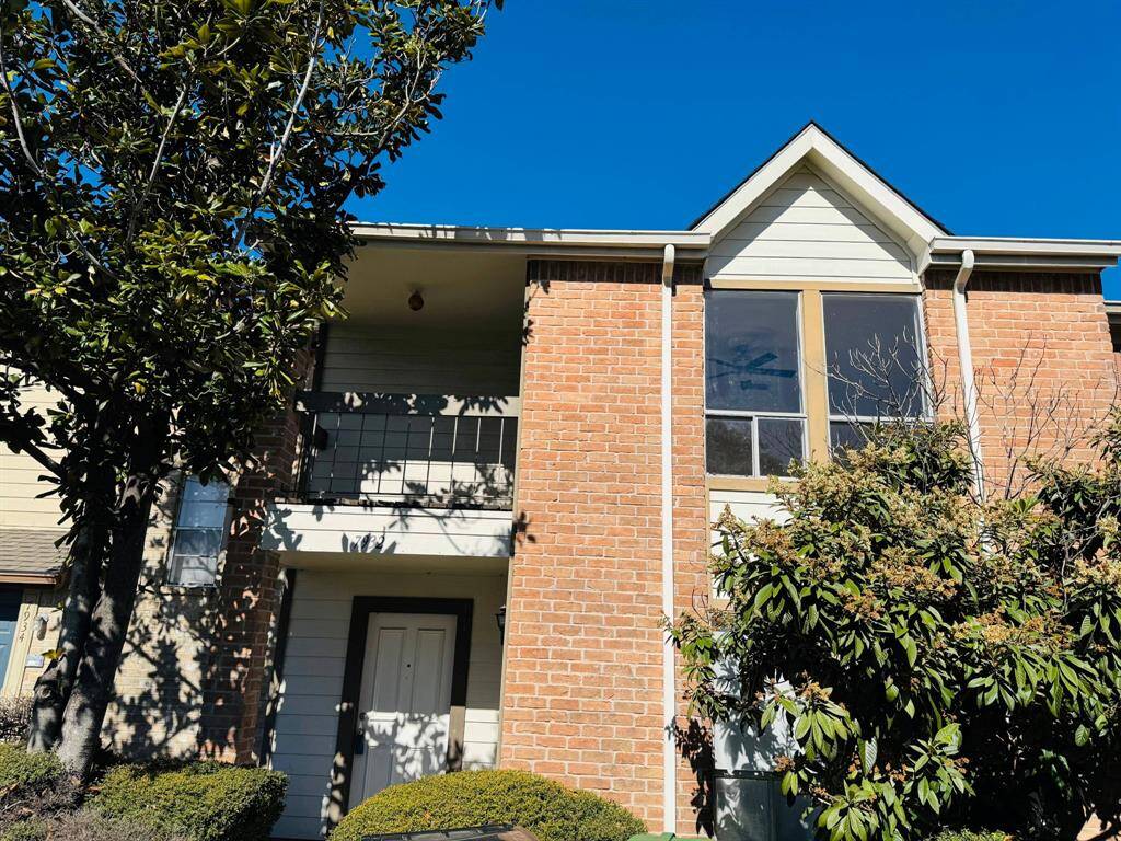 A charming and well-maintained exterior with excellent curb appeal in a desirable neighborhood!