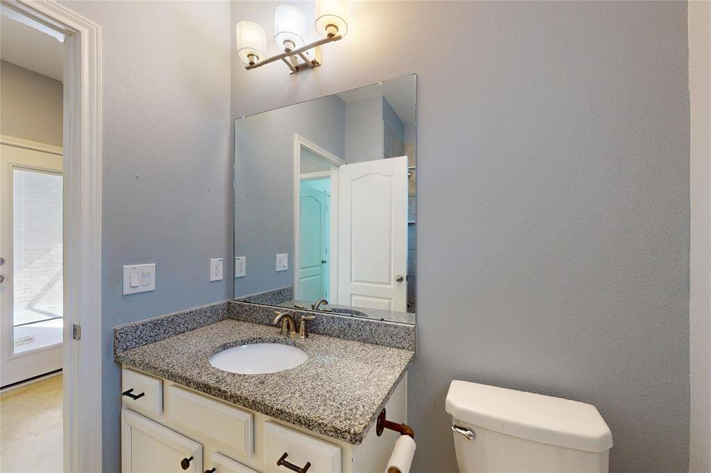 Shared bathroom between Bed 2 and Bed 3.
