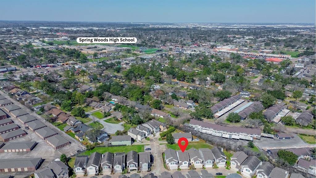 This property is conveniently located near schools, shops, and restaurants, providing easy access to everyday essentials, dining, and entertainment. Enjoy the perfect blend of convenience and comfort in a vibrant community.