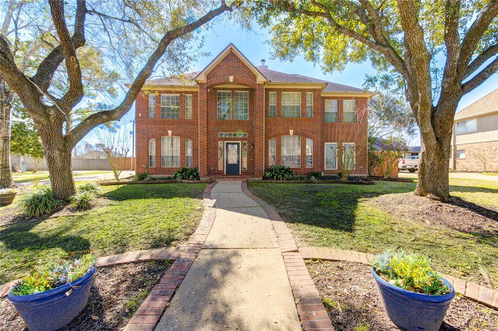 1016 Applewood