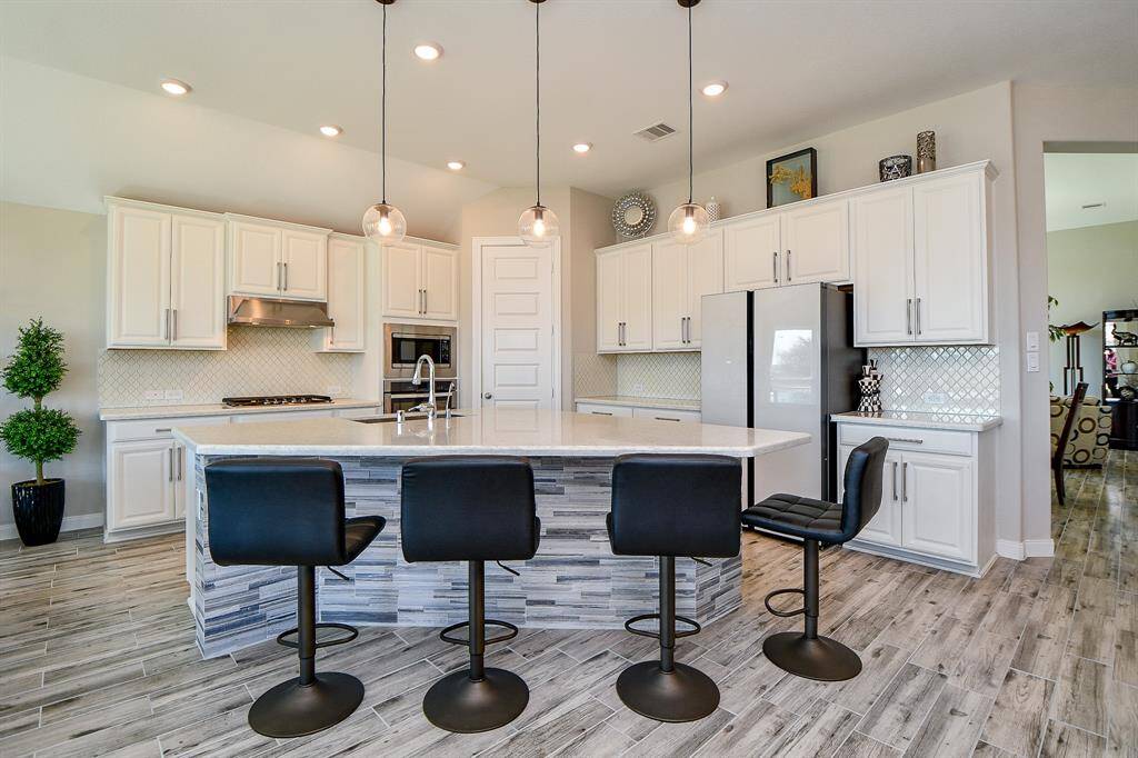 This kitchen looks brand new