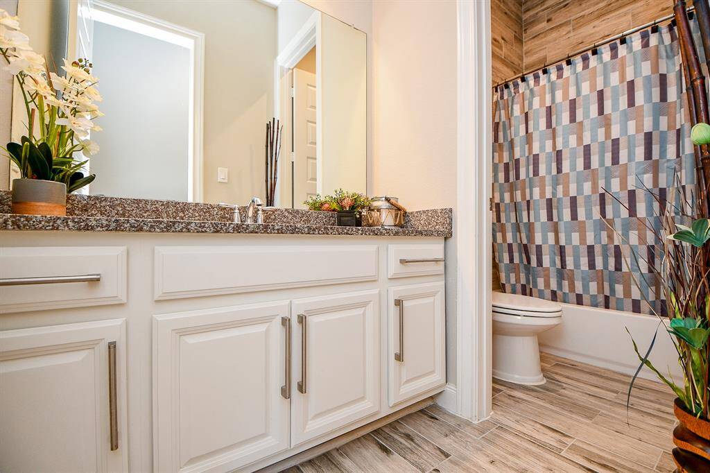 Secondary bathroom is well maintained