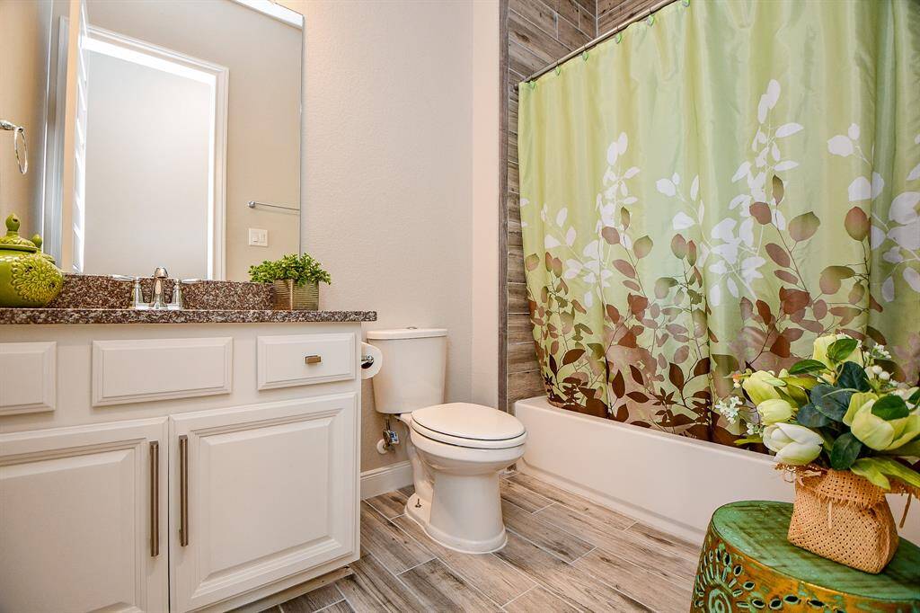 Secondary bathroom