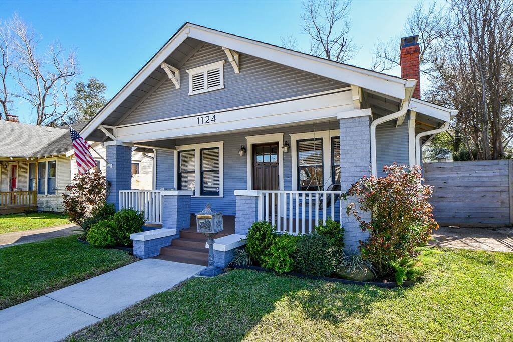 This North Norhill bungalow is emasculate and move-in ready.