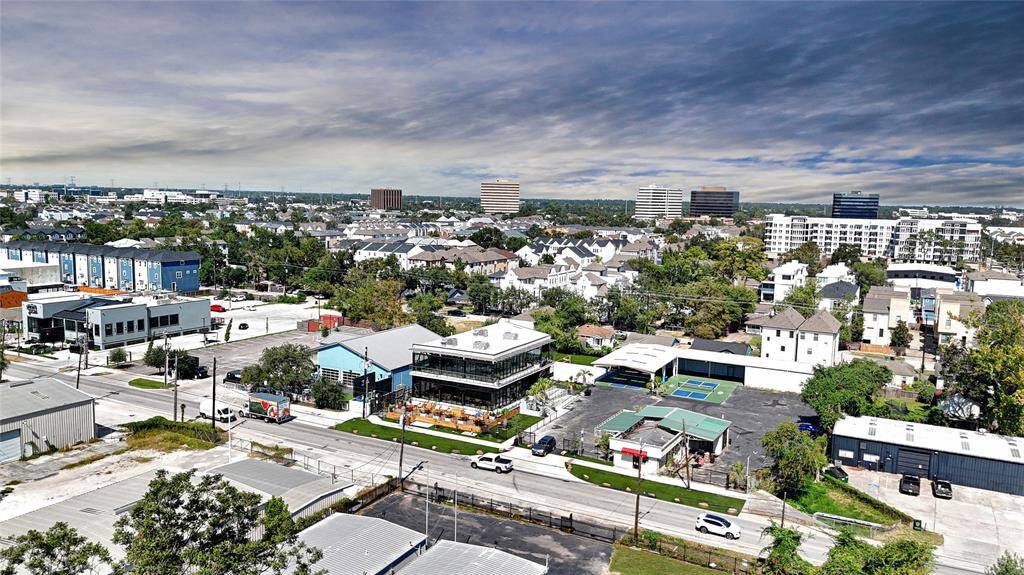 Walkability to all the Restraunts and Bars on 20th