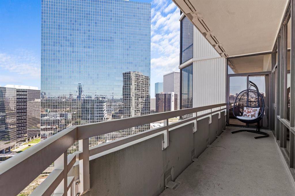 Balcony view looking East towards Greenway Plaza.