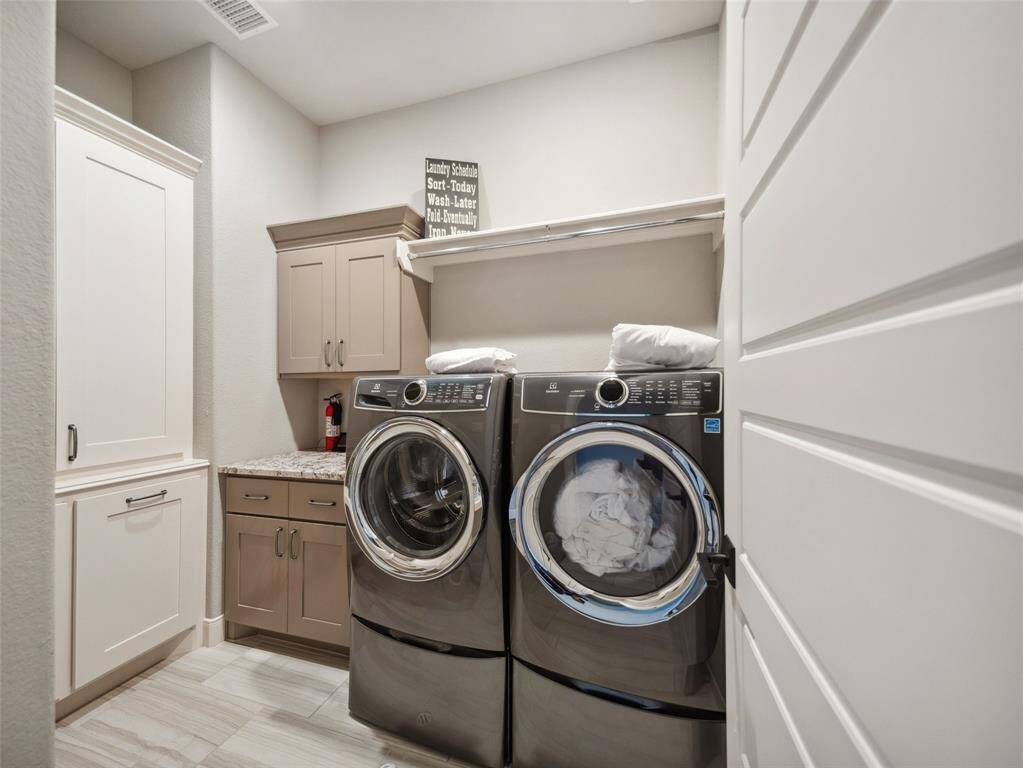 UTILITY All appliances convey. Come & play but take everything back home clean and ready to put away.