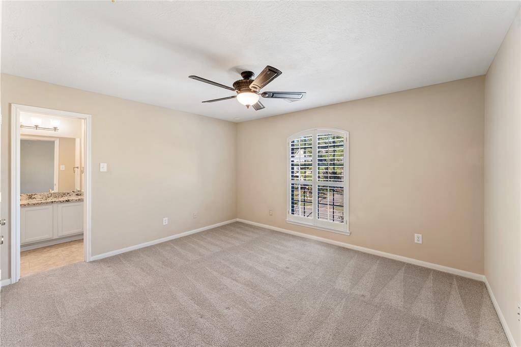 Secondary bedroom