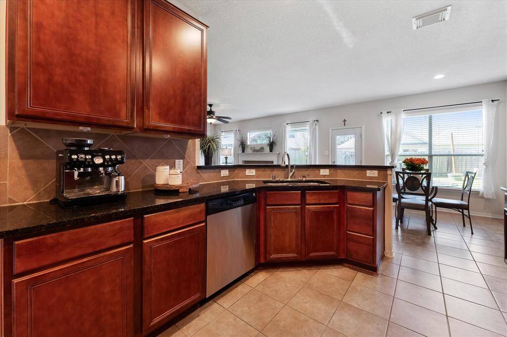 great sight lines from the kitchen to the living room