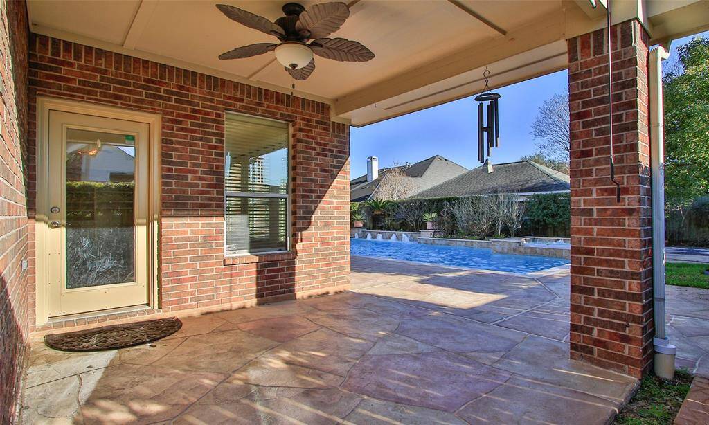 Covered patio with fan