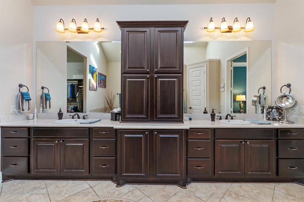 DOUBLE vanities