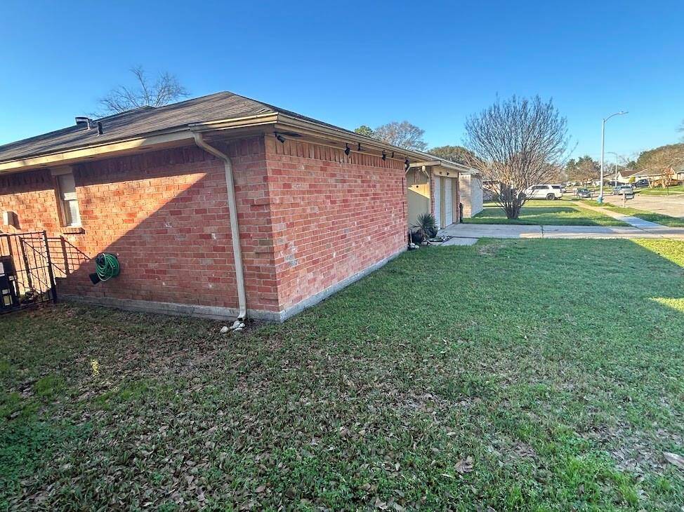 Side view of the yard