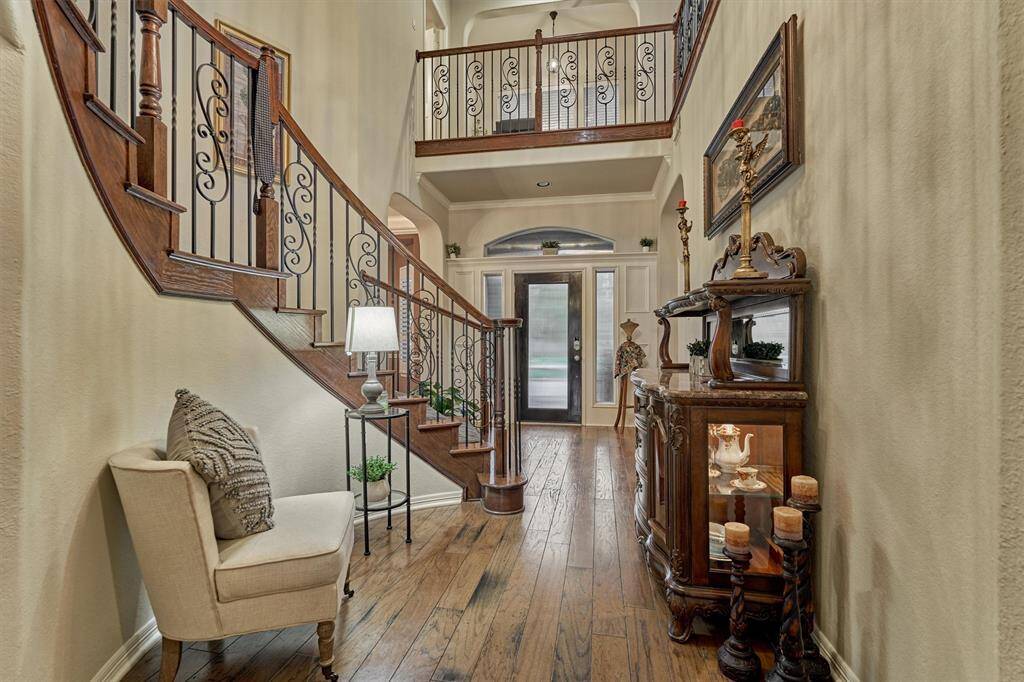 View from expansive entry area to the front door.