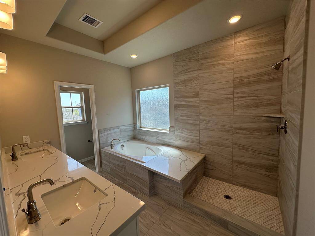 Relaxing owner's bath