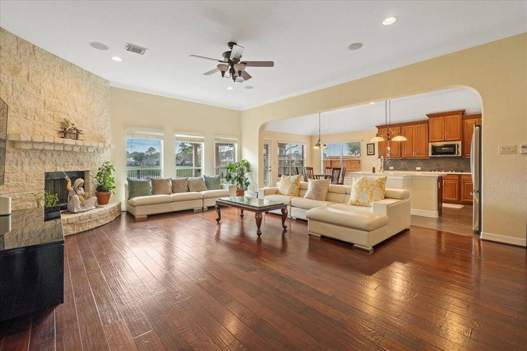 Lake views from the windows and a cozy fireplace to relax
