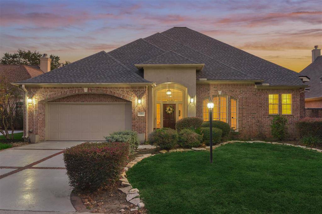 Welcome to your new golf course home located behind the coveted gates of Bentwater.