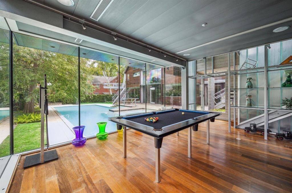 The pool table would love to stay, by the way.