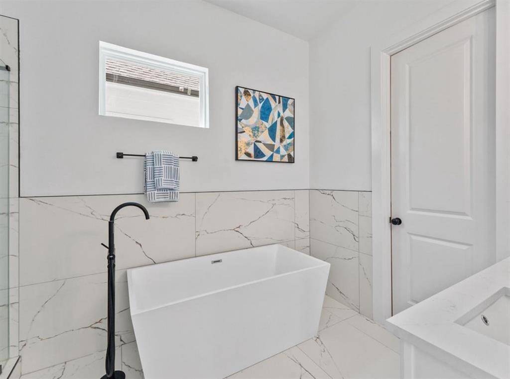 Master Tub