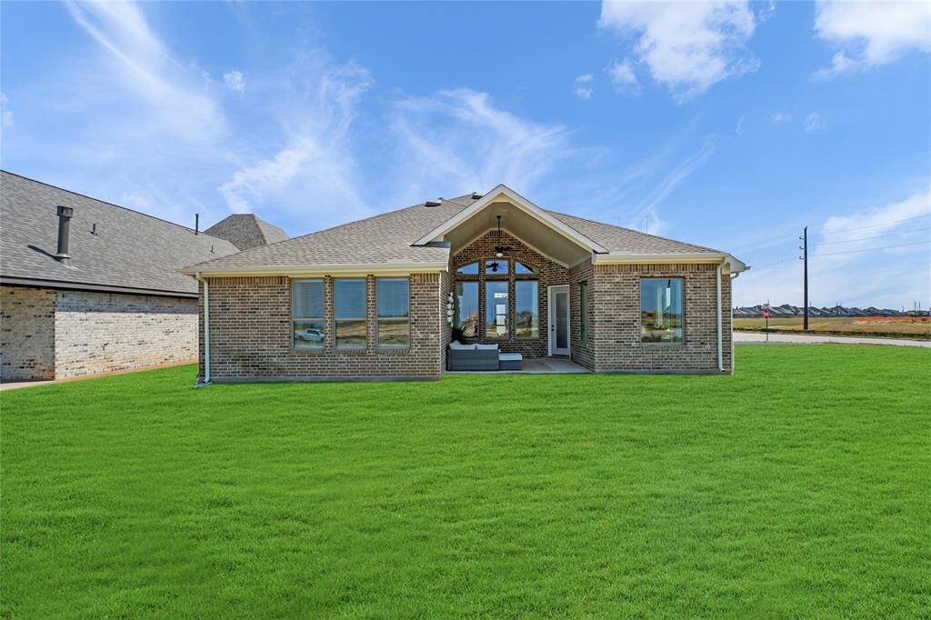 Photos are REPRESENTATIVE of the home /floor plan and are NOT of the actual home.  Selections, features, and room options may vary.  For more info., contact Chesmar Homes.