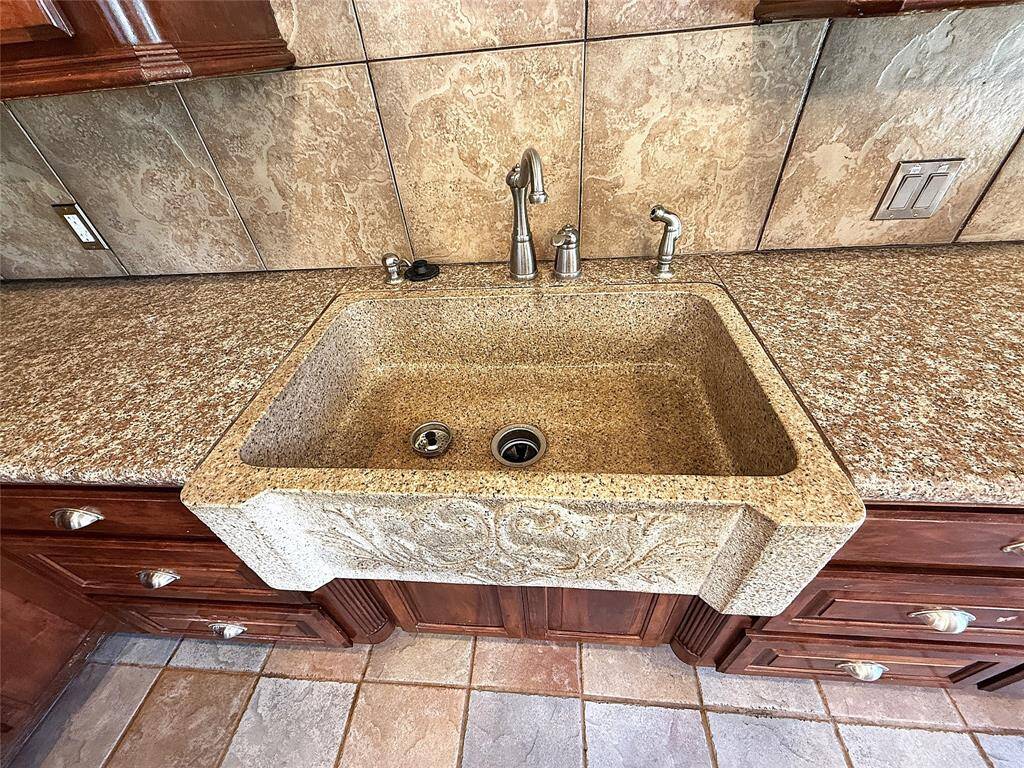 Kitchen Room 4