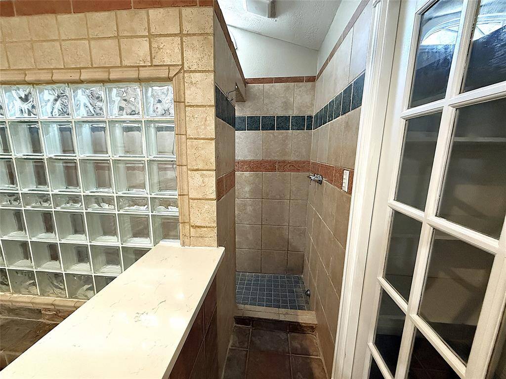 Primary Bath Room 4