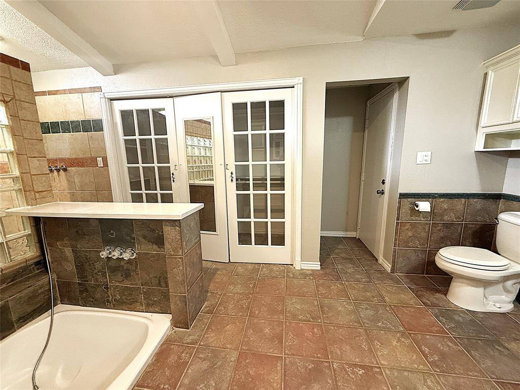 Primary Bath Room 7