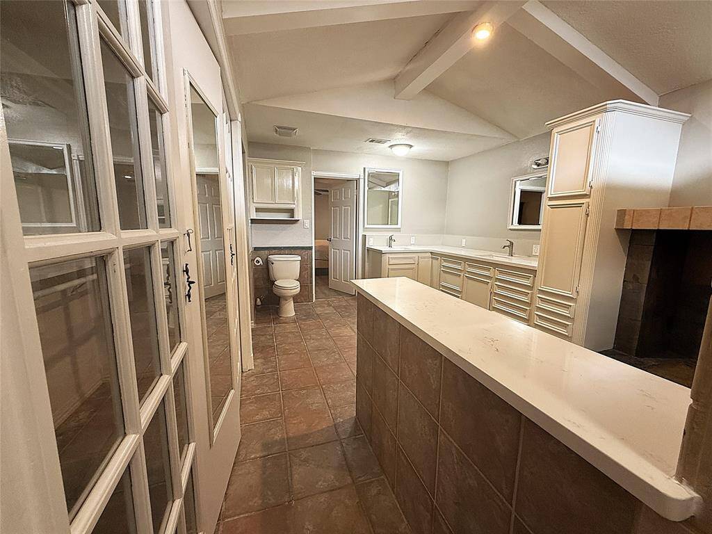Primary Bath Room 9