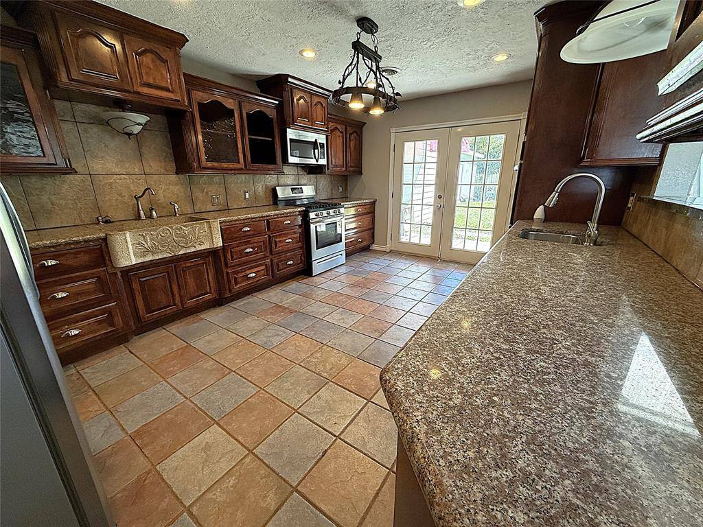 Kitchen Room 1