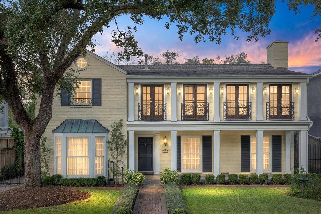 This gracious and grand single family home in River Oaks is breathtaking!