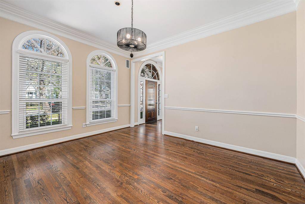Formal Dining