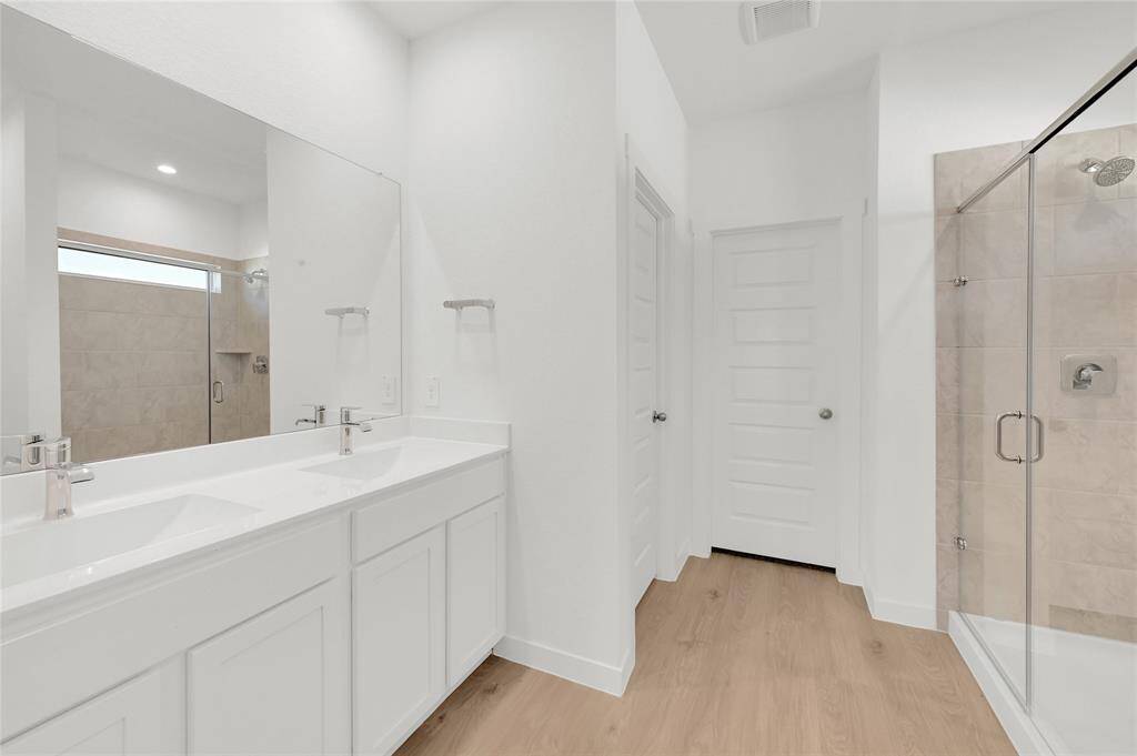 *Images and 3D tour are for illustration only and options may vary from home as built.