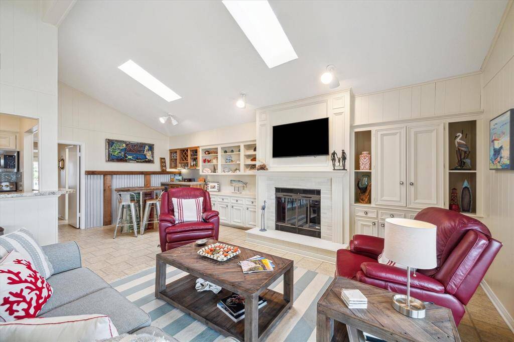The separate seating in the bar area adds extra seating for everyone to visit.