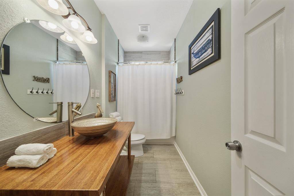 Secondary bathroom