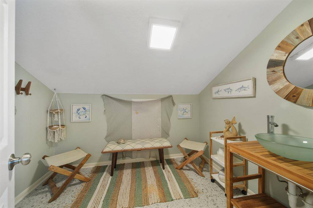 Walk upstairs to another bedroom that offers additional sleeping space for 6, making it perfect for guests or a fun kids getaway!