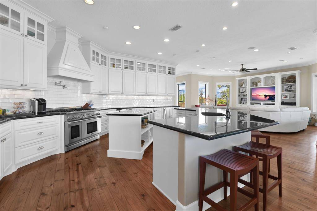 This kitchen is a dream!