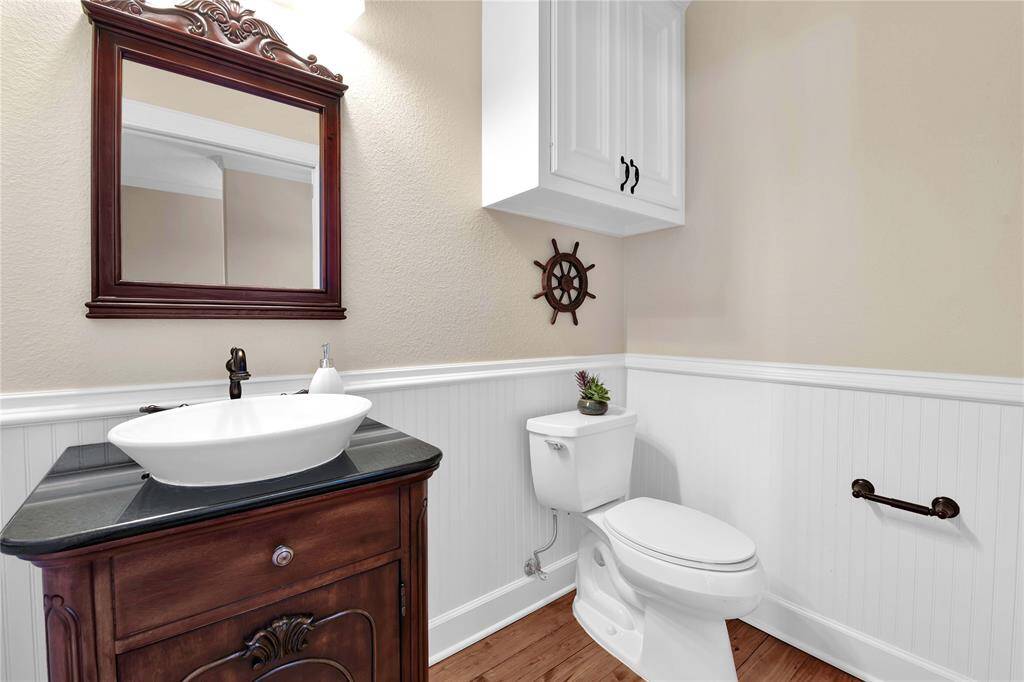 3rd story 1/2 bath