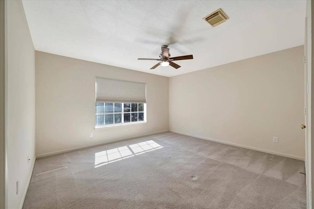 Upstairs bedroom.