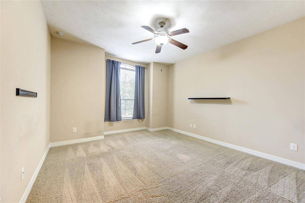 Secondary bedroom