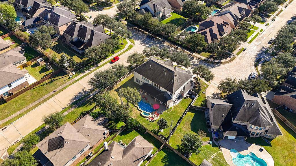 In the premier Cinco Ranch neighborhood, zoned to GREAT schools including Tompkins High School.