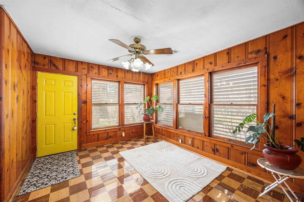 Sunroom off of kitchen for extra living space